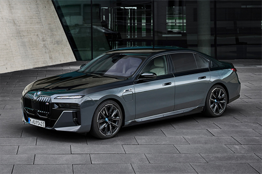 BMW M760e xDrive BMW M760e xDrive