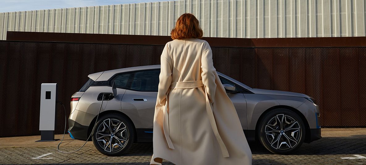 Laden wird hier leichtgemacht - BMW iX Laden wird hier leichtgemacht - BMW iX